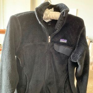 black patagonia women’s fleece